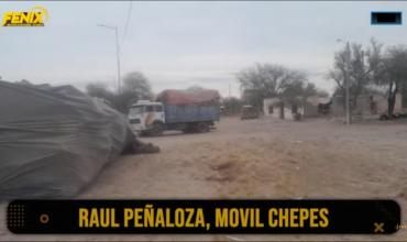 Chepes: vuelco de un camión cargado con leña en Ruta Nacional 141