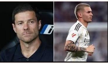 Los grandilocuentes elogios de Xabi Alonso a Mastantuono tras su debut en el Real Madrid: “Tiene pinta, no le pesa la camiseta”