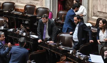 La oposición junta quorum en Diputados con la presencia de dos libertarios