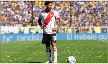 Lanzini puede jugar todas las competencias con Vélez: la diferencia con Rojo