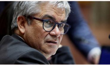 Sorpresiva renuncia del ministro de Hacienda de Chile, figura clave del gobierno de Gabriel Boric