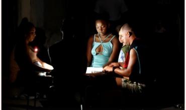 Apagones, promesas, hastío y una economía quebrada: un año de crisis energética total en Cuba
