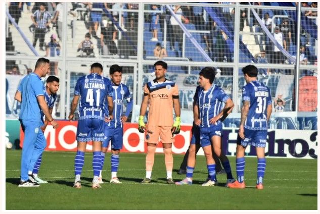 Godoy Cruz perdió 2-0 ante Vélez en el Gambarte y quedó a tres puntos del descenso
