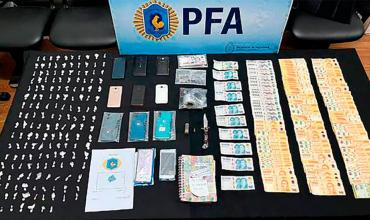 Golpe al narcomenudeo en Rosario: detuvieron a 7 personas y hallaron drogas y armas