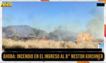 Incendio de gran magnitud en el ingreso al barrio Néstor Kirchner