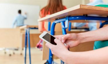 Corea del Sur aprobó una ley que prohíbe el uso de celulares durante las clases