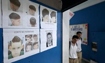 El Salvador impone normas escolares con estilo militar: cortes de pelo, disciplina y civismo obligatorio