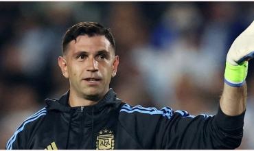 Emiliano Dibu Martínez cumple 33 años y tiene entre ceja y ceja otras dos marcas para agrandar su leyenda en la Selección Argentina