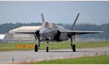 Estados Unidos suma 10 bombarderos "invisibles" a su operación en el Caribe