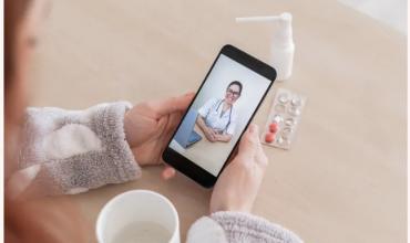 "Son las 3 de la mañana y me atendieron": la experiencia viral de una tiktoker con Dr. Virtual de Mercado Pago