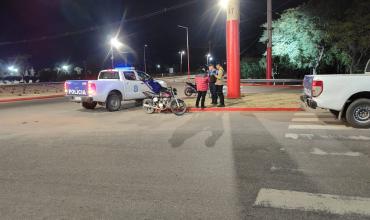 Choque entre dos motociclistas en la rotonda del Parque terminó sin heridos de gravedad