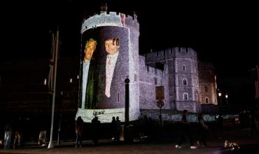 Activistas proyectaron fotos de Donald Trump y Jeffrey Epstein en el castillo de Windsor durante una visita histórica