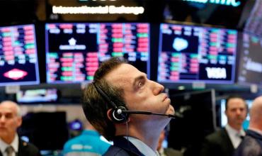 Tras el revés parlamentario, los bonos argentinos se desploman y el riesgo país saltó a 1.453 puntos