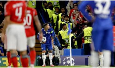 Enzo Fernández fue agredido por hinchas del Benfica en pleno partido y Morurinho saltó en su defensa