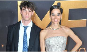 Juana Viale fue a los Martín Fierro junto a su hijo Silvestre y el look del joven se volvió viral