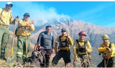 Se perdió en un cerro de Jujuy, prendió una fogata para dar aviso de su ubicación y provocó un incendio forestal