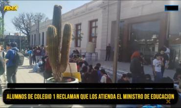 Alumnos se manifestaron en el Paseo Cultural por un caso de bullying