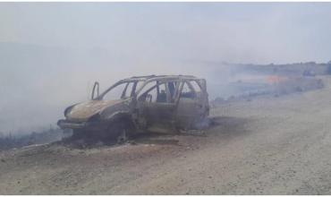 Córdoba: un auto se prendió fuego y ocasionó un incendio en un parque nacional