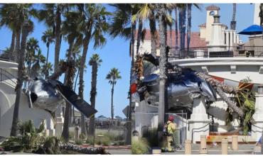 Se estrelló un helicóptero en plena avenida en California y hay 5 heridos