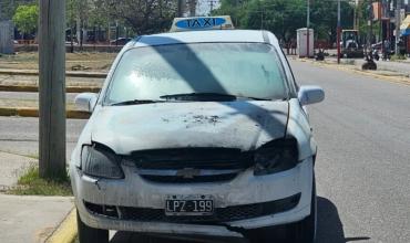Incendio en un automóvil en la Terminal de Ómnibus