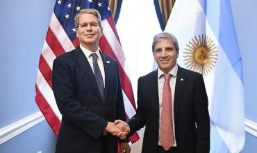 Ni Donald Trump ni Scott Bessent pueden parar al dólar: se escapa a $1485 y el CCL supera los $1500