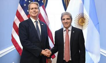Scott Bessent oficializó el swap con la Argentina y afirmó: “No queremos otro Estado fallido en América Latina”