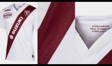La camiseta de Torino que homenajea a River por su amistad