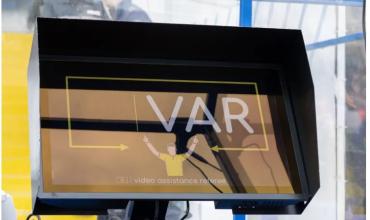 La IFAB propondrá un cambio clave en el reglamento del VAR que muchos reclaman: de qué se trata