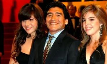 Las conmovedoras palabras de Dalma y Gianinna Maradona a Diego el día en que hubiera cumplido 65 años: “Por salvarme”