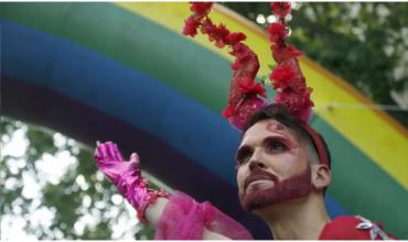 Marcha del orgullo LGBTIQ+ 2025: colores, música y rechazo a las políticas del gobierno