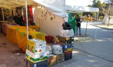 Desvalijaron un stand de la feria del artesano