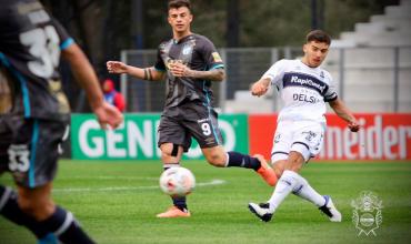 Gimnasia venció agónicamente a Atlético Tucumán en un aburrido partido
