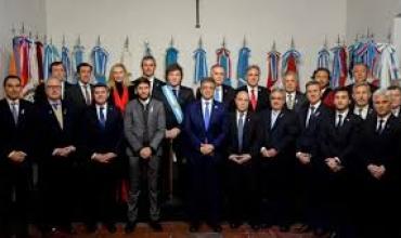 Gobernadores se unen contra el Gobierno y presentan un proyecto para cambiar la coparticipación de impuestos