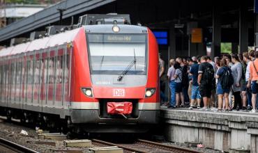 Ataque en tren de Alemania: un joven hirió a cuatro pasajeros con un hacha y un martillo