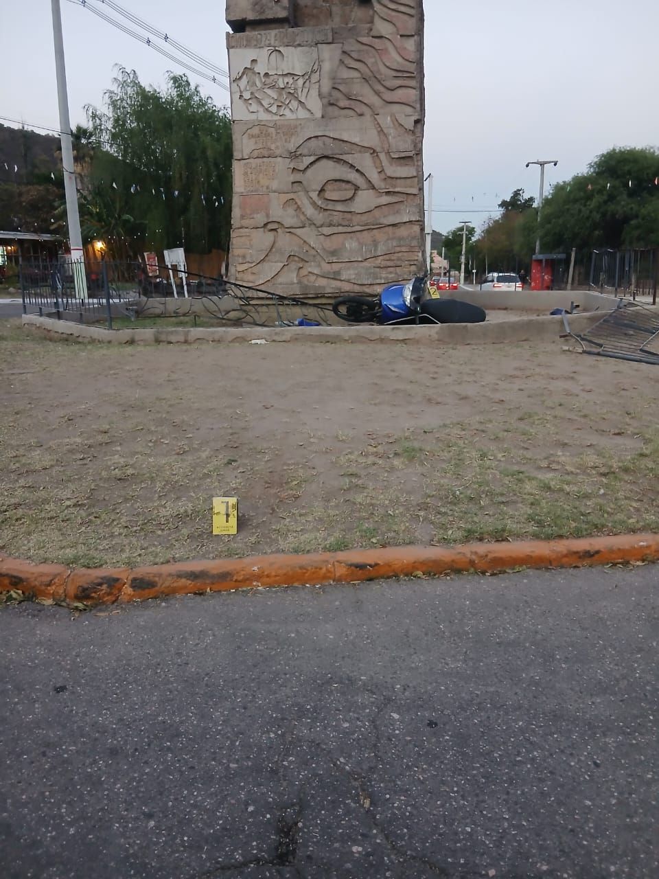 318540_1760317996.jpg