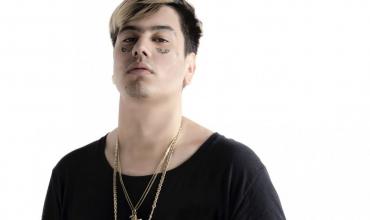 Duki, furioso, abandonó un show en Neuquén tras una agresión