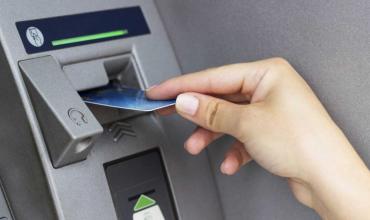 Los jubilados que no tengan tarjeta, no podrán cobrar hasta que abran nuevamente los bancos