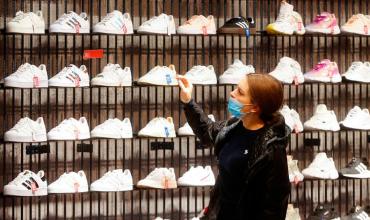 Un par de zapatillas ya puede costar lo mismo que el alquiler mensual de un monoambiente en Caballito