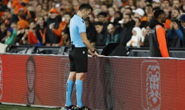 La revolución tecnológica en el arbitraje de la Eurocopa: VAR con 12 cámaras y pelota “inteligente”