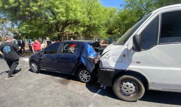 Choque en cadena sobre avenida Carlos Menem dejó dos mujeres hospitalizadas