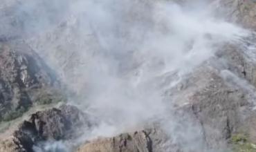 Incendio forestal en Las Aguaditas: el fuego sigue activo y preocupa a los vecinos