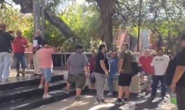 Taxistas cortaron varias calles del centro en protesta contra Uber