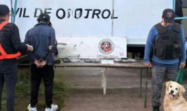 Detienen a pasajero con casi dos kilos de marihuana ocultos bajo una faja quirúrgica