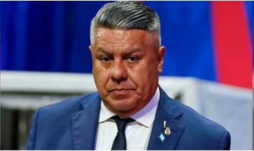 El Gobierno, a fondo contra el “Chiqui” Tapia: denunció a una financiera vinculada al presidente de la AFA