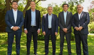 Crece la expectativa por una reunión de Santilli con gobernadores dialoguistas antes de las extraordinarias