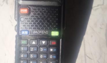 Hallan un equipo de comunicación en una plazoleta del barrio Francisco I y será analizado por la Policía