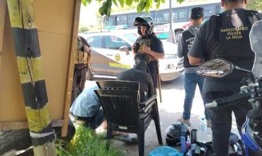  Operativo antidroga en la Capital dejó tres detenidos y secuestro de droga y dinero