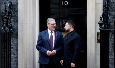 El Reino Unido propone liberar 11.000 millones de dólares en activos rusos para Ucrania