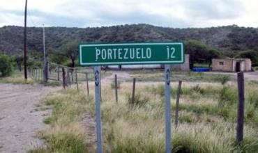 Tres personas resultaron heridas tras un choque entre una camioneta y una motocicleta en Portezuelo