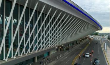 Accidente en el Aeropuerto de Ezeiza: se cayó un elevador que bajaba discapacitados